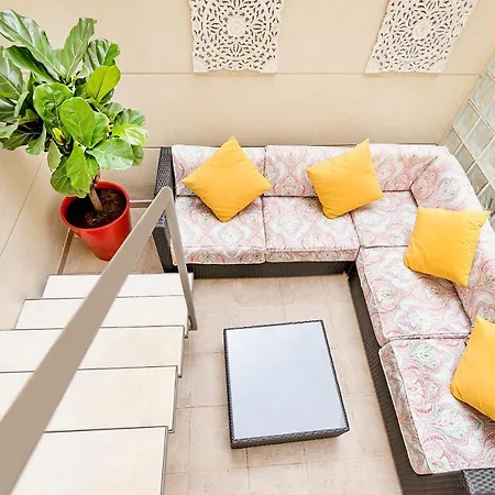 Apartment Maba/private Backyard/walk To Downtown/large Smart Tv *