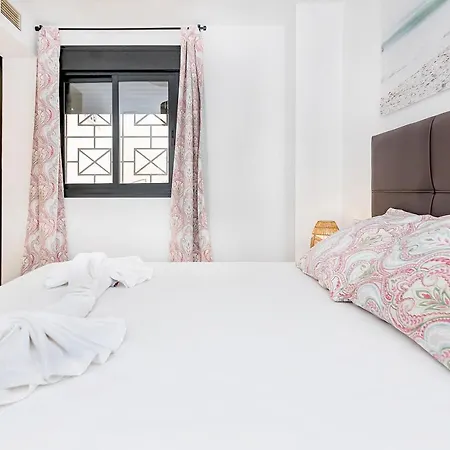 Maba/private Backyard/walk To Downtown/large Smart Tv Apartment *