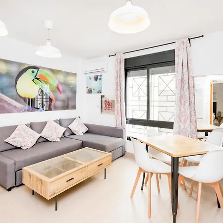 Apartment Maba/private Backyard/walk To Downtown/large Smart Tv Malaga